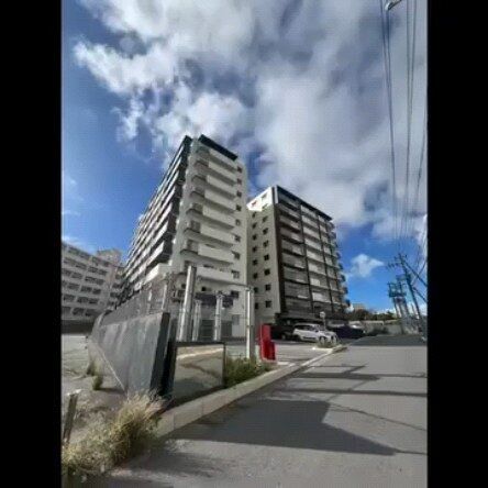 one_clap_realestateさんが紹介する物件になります♪

夏と言えば花火🎇ですよね！

名護市では７月になると、名護漁港の方で名護夏祭りが
毎年開催され
その祭りでは夜になると打ち上げ花火🎆が上がります。

販売している

プレサンスロジェ為又フォルサから
花火が見えるのか
去年撮影した動画みたいです♪

お部屋から花火見ながら楽しめる素敵な物件ですね

是非お部屋も全室公開中なのでぜひ見に行かれてはいかがでしょうか?

【プレサンスロジェ名護為又フォルサ】

うちなーらいふでも詳細掲載中です✨

https://www.e-uchina.net/bukken/mansion/m-6887-8240209-0664/detail.html